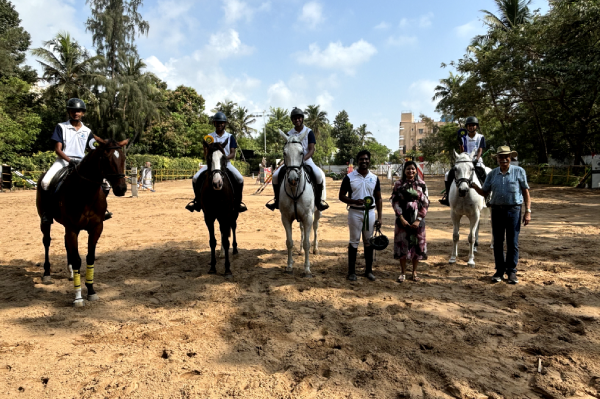 EQUINE TEAM